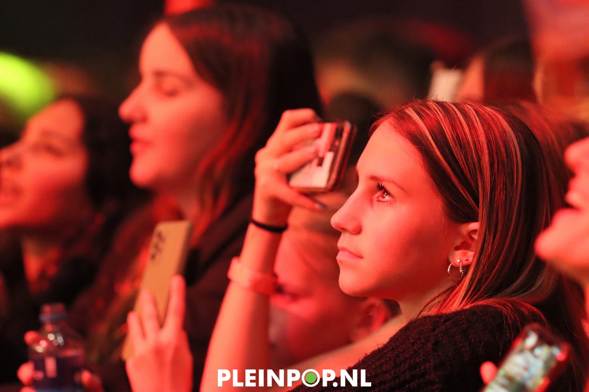 V R I J D A G     (92)